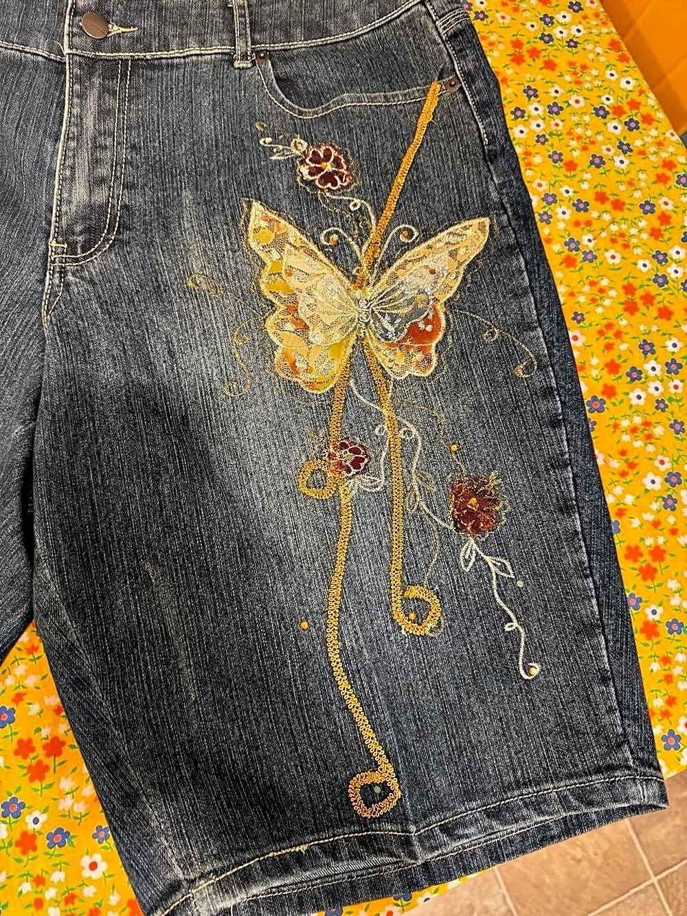 Venezia Embroidered Butterfly Jean Shorts Size 18 Good
